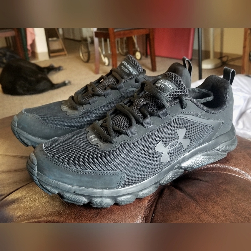 Mens Under Armour Size 9.5